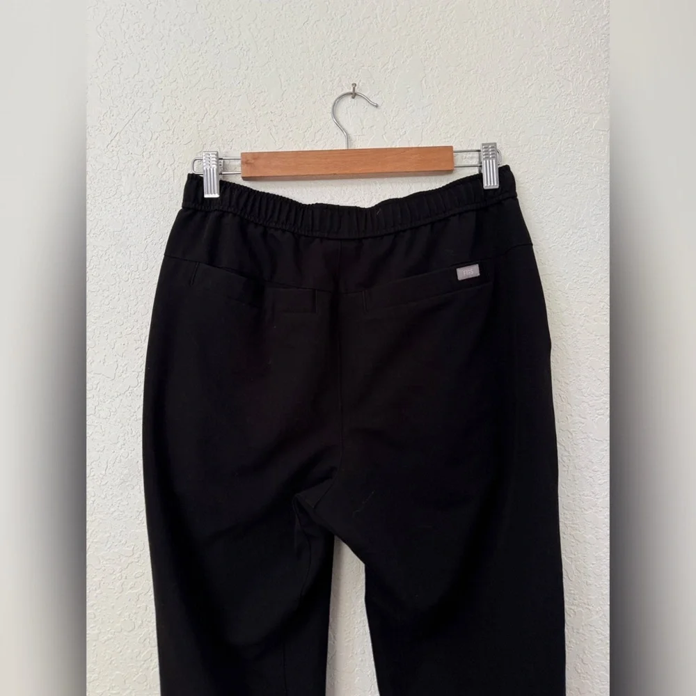 Figs Tansen Men's Black Jogger Scrub Pants-